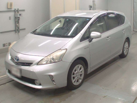 2013 Toyota Prius alpha ZVW41W[0]