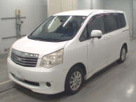 2013 Toyota Noah