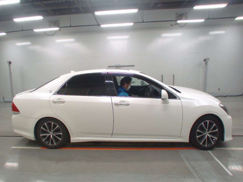 2010 Toyota Crown GRS200[2]