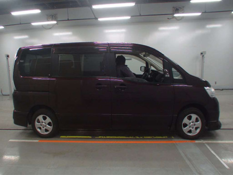 2010 Nissan Serena CNC25[2]