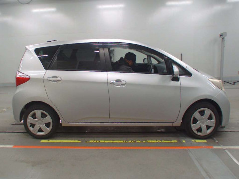 2012 Toyota Ractis NCP120[2]