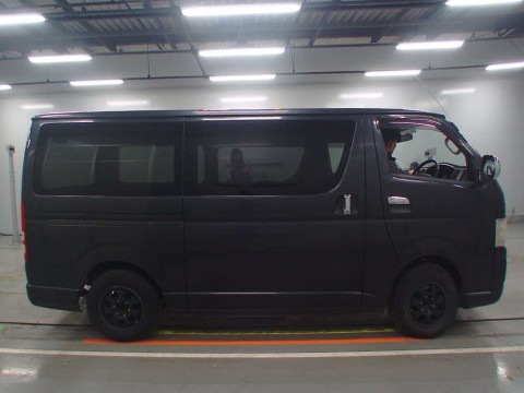 2005 Toyota Hiace Van KDH200V[2]