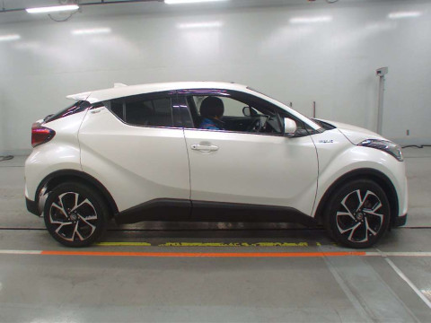 2018 Toyota C-HR ZYX10[2]