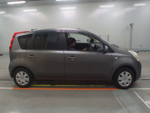 2011 Nissan Note E11[2]