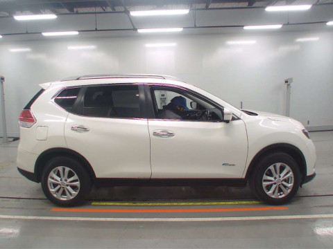 2015 Nissan X-Trail HNT32[2]