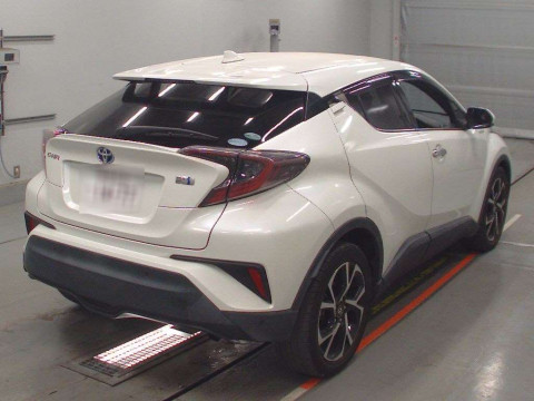 2018 Toyota C-HR ZYX10[1]