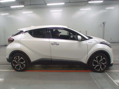 2018 Toyota C-HR ZYX10[2]