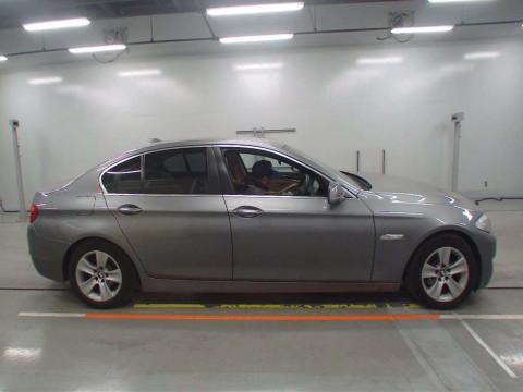 2010 BMW 5 Series FR30[2]