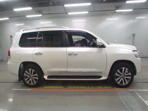 2020 Toyota Land Cruiser URJ202W[2]