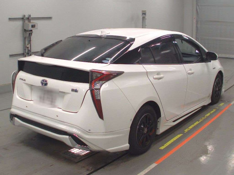 2017 Toyota Prius ZVW51[1]