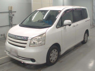 2010 Toyota Noah