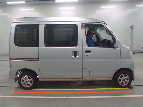 2013 Toyota Pixis Van S321M[2]