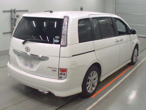 2011 Toyota Isis ZGM11W[1]