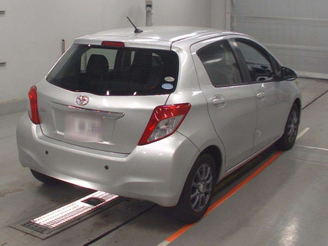 2012 Toyota Vitz KSP130[1]