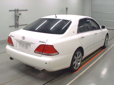 2004 Toyota Crown GRS182[1]