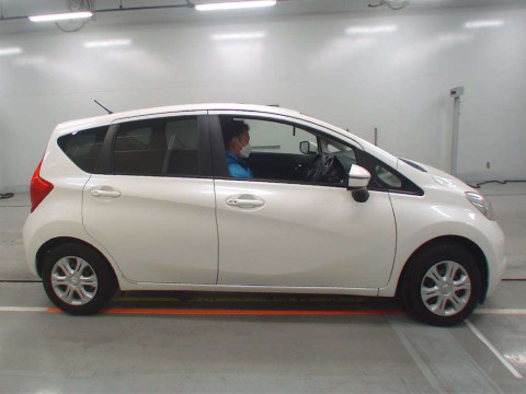 2015 Nissan Note E12[2]