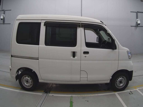 2020 Daihatsu Hijet Cargo S321V[2]