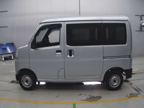 2023 Daihatsu Hijet Cargo S700V[2]