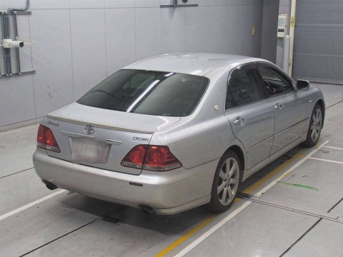 2004 Toyota Crown GRS182[1]