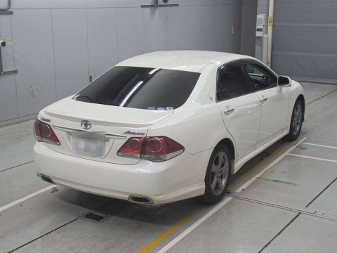 2011 Toyota Crown GRS200[1]