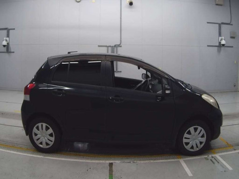 2009 Toyota Vitz KSP90[2]