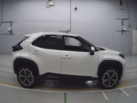 2022 Toyota YARIS CROSS MXPB10[2]