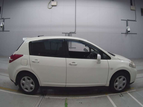 2010 Nissan Tiida C11[2]