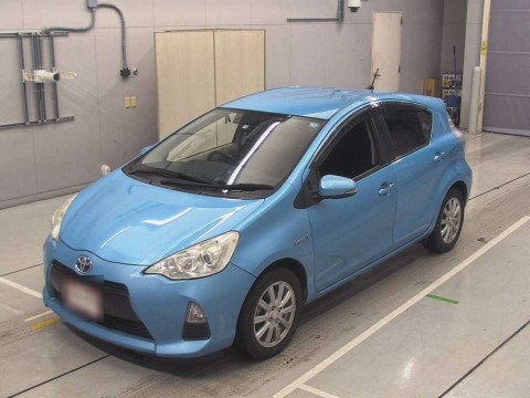 2013 Toyota Aqua NHP10[0]