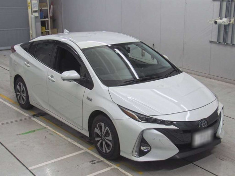 2022 Toyota Prius PHV ZVW52[2]