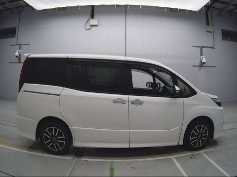 2017 Toyota Noah ZRR80W[0]