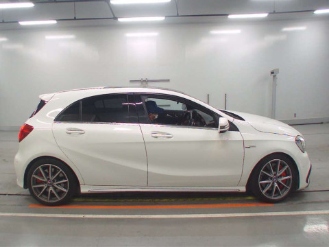 2017 Mercedes Benz A-Class 176052[2]