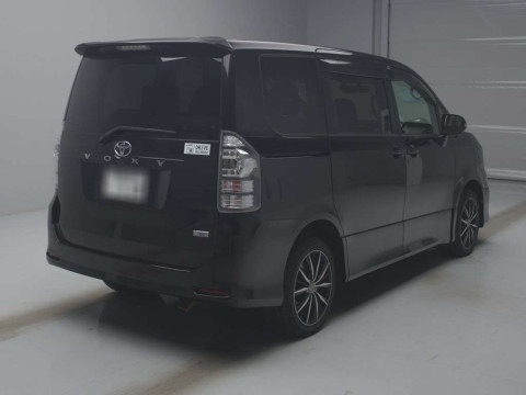 2010 Toyota Voxy ZRR75W[1]