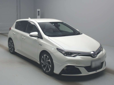 2016 Toyota Auris ZWE186H[2]