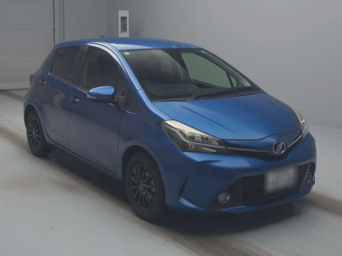 2015 Toyota Vitz NSP130[2]