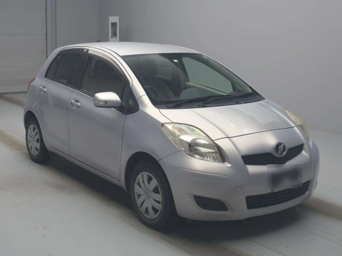 2010 Toyota Vitz SCP90[2]