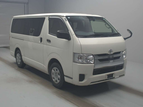 2020 Toyota Hiace Van TRH200V[2]