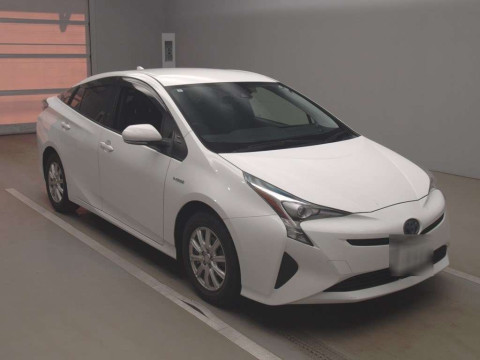 2019 Toyota Prius ZVW55[2]