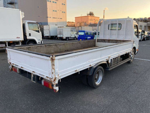 2013 Toyota Toyoace Truck XZU655[1]