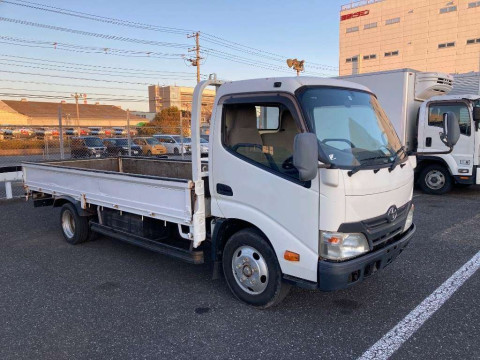 2013 Toyota Toyoace Truck XZU655[2]