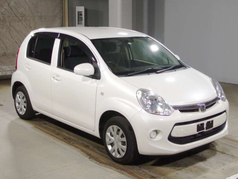 2015 Toyota Passo KGC30[2]