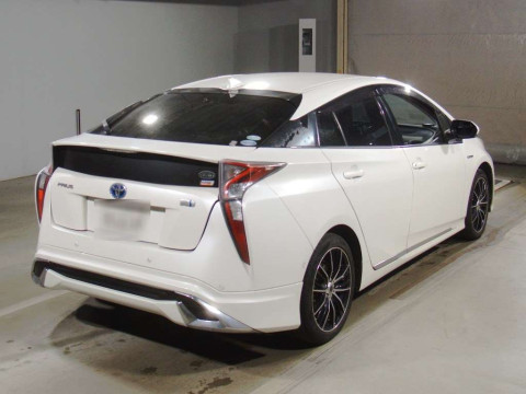 2018 Toyota Prius ZVW51[1]