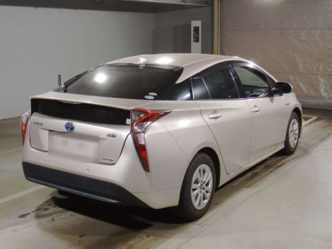 2016 Toyota Prius ZVW55[1]