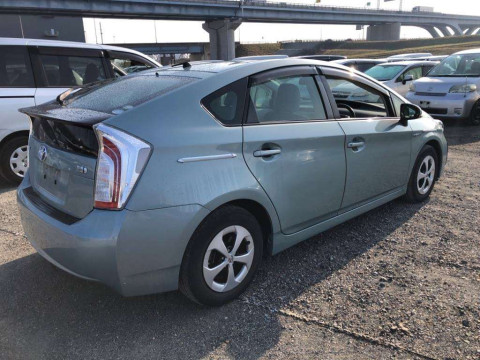 2014 Toyota Prius ZVW30[1]