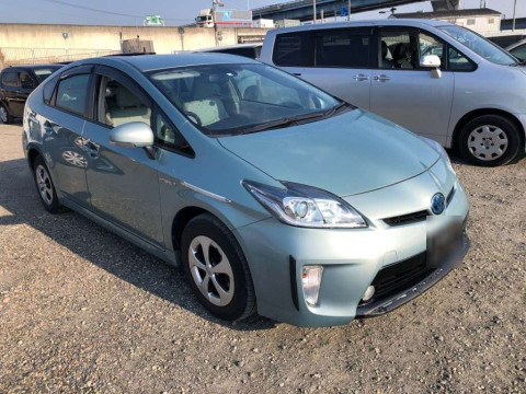 2014 Toyota Prius ZVW30[2]