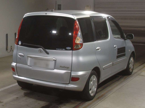 2003 Toyota Fun Cargo NCP20[1]