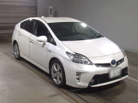 2013 Toyota Prius ZVW30[2]