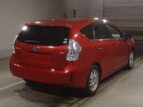 2012 Toyota Prius alpha ZVW41W[1]