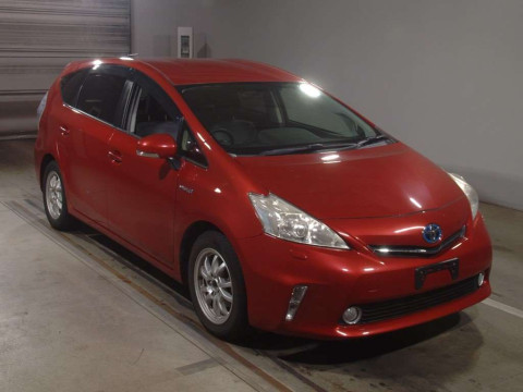 2012 Toyota Prius alpha ZVW41W[2]