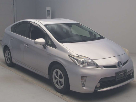 2013 Toyota Prius ZVW30[2]