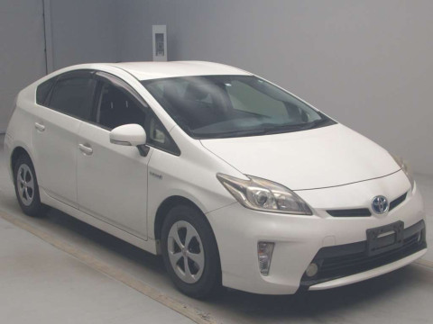 2014 Toyota Prius ZVW30[2]